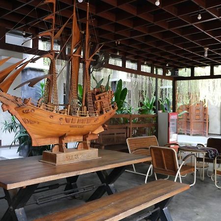 Nusantara Hotel Syariah Jepara Esterno foto