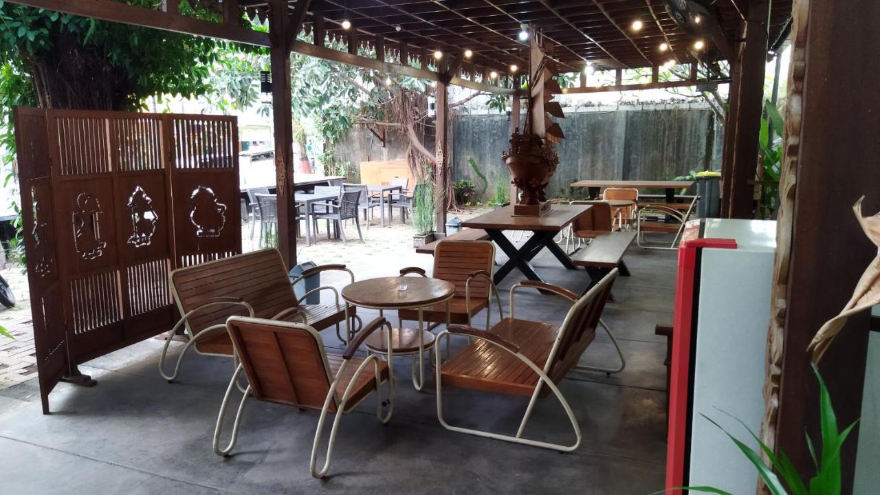Nusantara Hotel Syariah Jepara Esterno foto