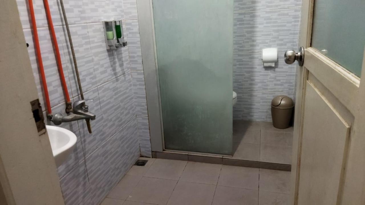 Nusantara Hotel Syariah Jepara Esterno foto
